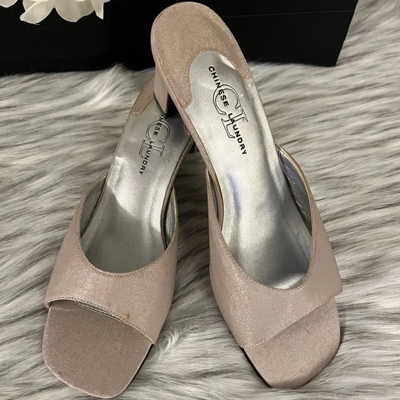 Chinese Laundry Shimmering Fabric Block Heel Sandals - Picture 9 of 9